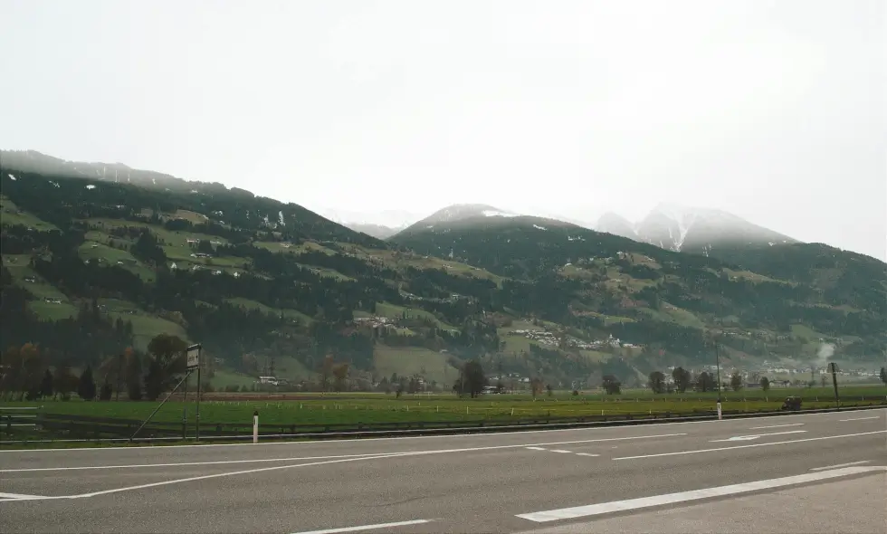 Veçoritë e rrjetit të autostradave të Austrisë dhe blerja e vinjetës