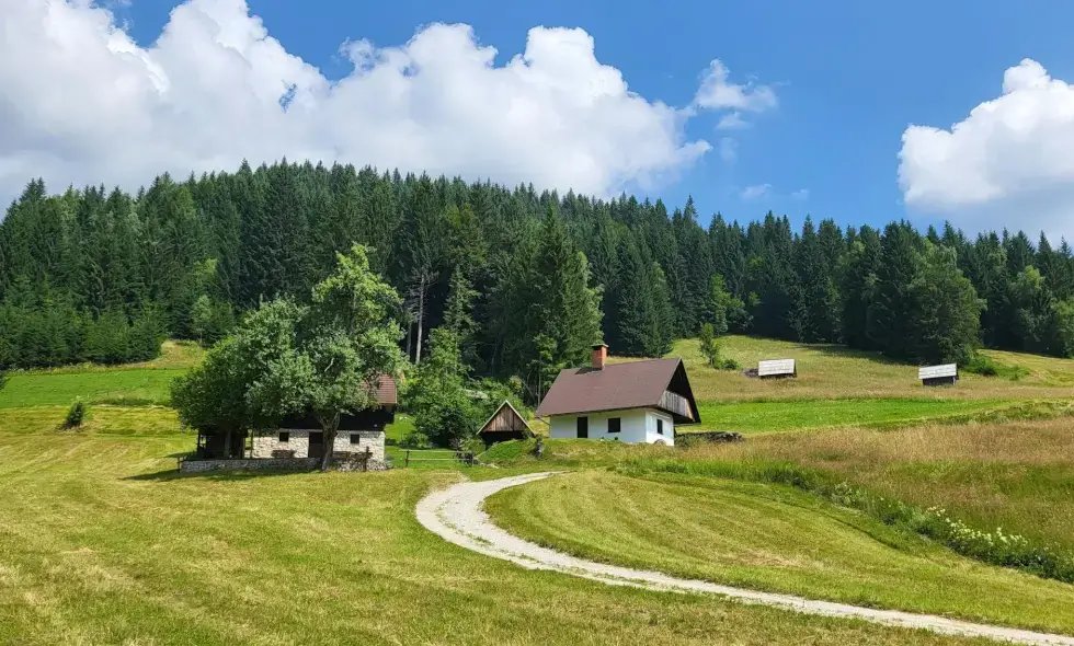 Călătorie pe autostrada din Slovenia: Descoperim atracțiile turistice